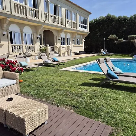 بيت خشبي Ocean Luxury Retreat - Pool & Sea Views Oya
