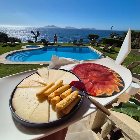 بيت خشبي Ocean Luxury Retreat - Pool & Sea Views