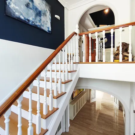 Ocean Luxury Retreat - Pool & Sea Views بيت خشبي *